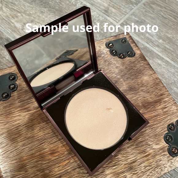 Host Pick! Champagne Flesh Highlighting Powder ✨🍾 in Jump NWT - Picture 2 of 2